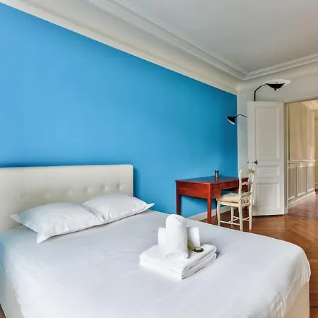 Spacious & Familial Flat Near Louvre Museum *