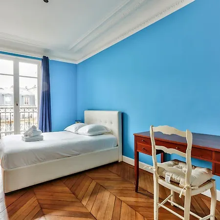 Spacious & Familial Flat Near Louvre Museum דירה *